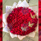 Mariana’s Collection | Buchón-Style Premium Rose Bouquet